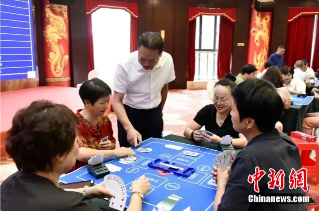 德州扑克 金融_掼蛋游戏规则_掼蛋扑克牌生产