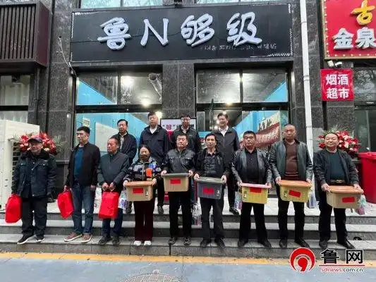 德州扑克六人桌_够级活动增强邻里关系_德州天衢新区够级比赛