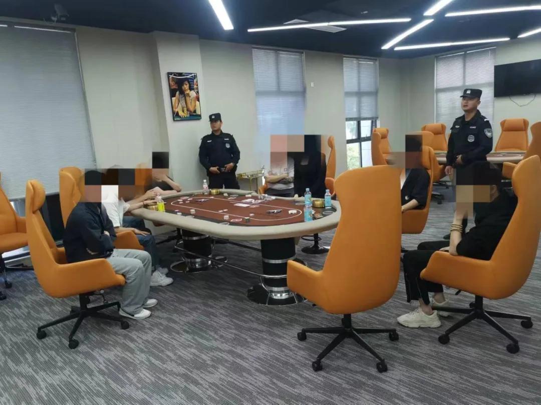 抓捕现场13名涉赌人员_亳州警方捣毁德州扑克赌博窝点_德州扑克现金网