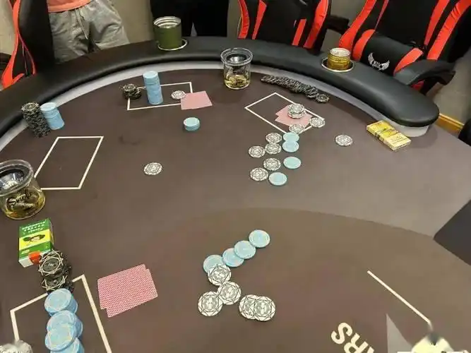 无限德州扑克大盲位AT策略_翻牌前加注应对平跟溜入_德州扑克 盲注
