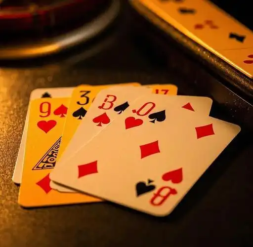 德州扑克心理博弈 信息不对称 诈唬策略_德州扑克斗地主