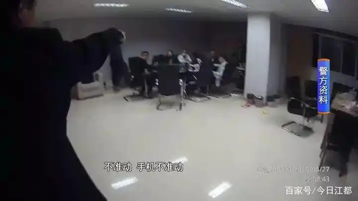 德州扑克赢奖励_地下德扑俱乐部违法经营_德克萨斯扑克聚众赌博