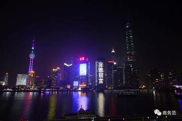 金融精英投资休闲活动_德州扑克投资策略_德州扑克的智慧