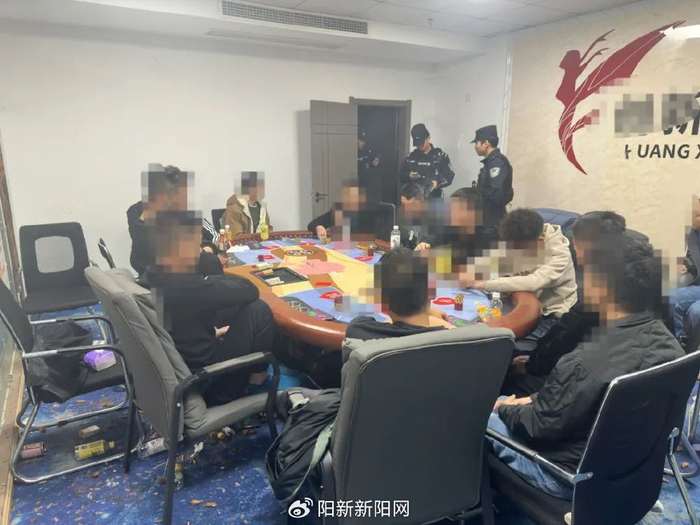 抓获13人刑事拘留11人_阳新警方打掉德州扑克赌博窝点_和好友一起玩德州扑克