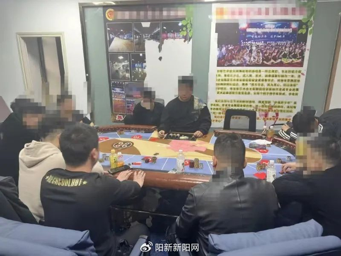 抓获13人刑事拘留11人_和好友一起玩德州扑克_阳新警方打掉德州扑克赌博窝点